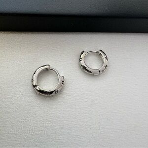 16mm Star Small Hoop Earrings for Men Women,Streetwear Hip Hop Unisex Style